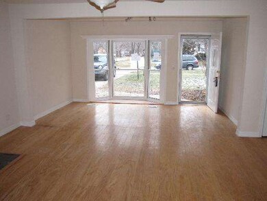 1306 E Evergreen St, Wheaton, IL 60187 - photo 3