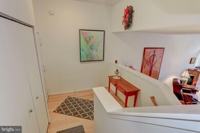 11561 Rolling Green Ct unit 101, Reston, VA 20191 - photo 4