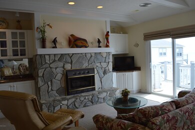 GREAT ROOM WITH FIREPLACE