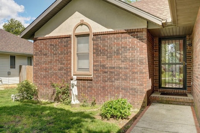 304 Laurel Ln-4