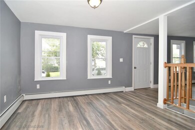 727 Roosevelt Ave, Pawtucket, RI 02860 - photo 5