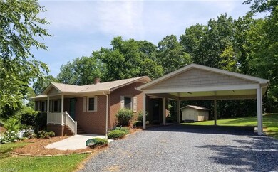 246 Dundee St, Asheboro, NC 27205 - photo 2