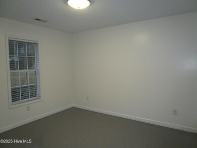 233 Lakewood Dr unit B, Jacksonville, NC 28546 - photo 7