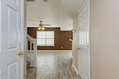 6804 Arbor Creek Dr unit 135, Louisville, KY 40228 - photo 4