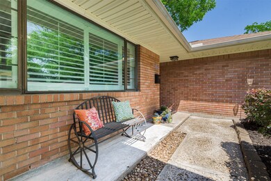 2318 Cheshire Ln, Houston, TX 77018 - photo 2