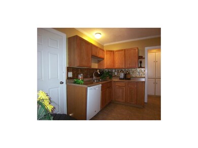 Updated kitchen, nice cabinets, SS sink