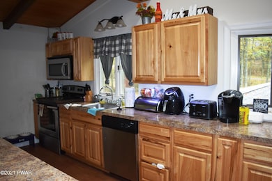 105 Cottonwood Dr, Lords Valley, PA 18428 - photo 5