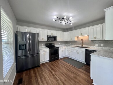 8712 Highland Cir, Knoxville, TN 37920 - photo 3