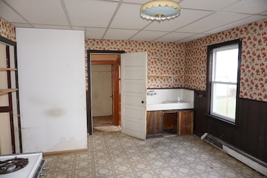 37 Franklin St, Ludlow, MA 01056 - photo 7