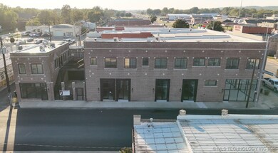 106 S A St unit 3, Skiatook, OK 74070 - photo 2