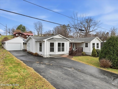 211 Hilltop Rd, La Follette, TN 37766 - photo 4