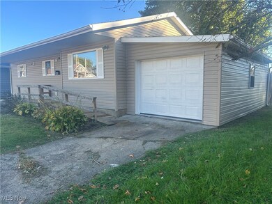 931 Vine St, Coshocton, OH 43812 - photo 2