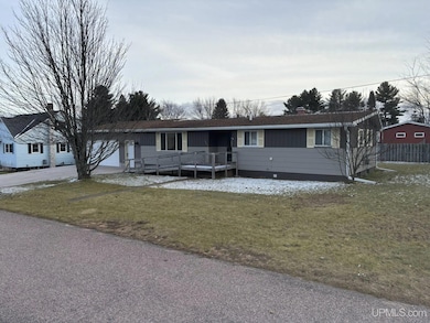 1860 Cindy St, Ishpeming, MI 49849 - photo 2