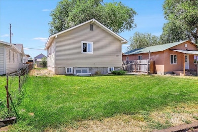 121 7th Ave S unit A & B, Buhl, ID 83316 - photo 3