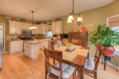 3418 Garfield Ave, Highland, IN 46322 - photo 3