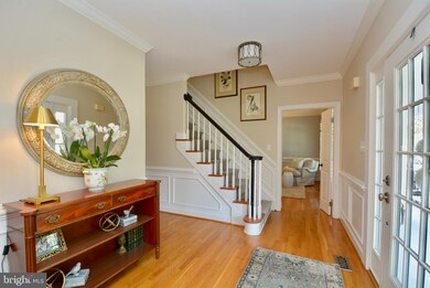 4865 Oakcrest Dr, Fairfax, VA 22030 - photo 5