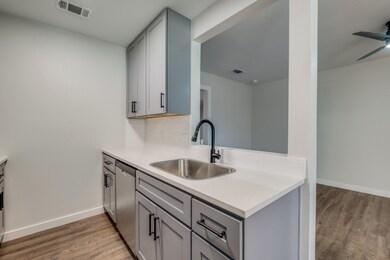 5909 Gaston Ave unit 201, Dallas, TX 75214 - photo 6