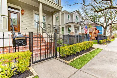 627 E 10th St, Houston, TX 77008 - photo 4