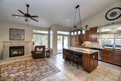 005_Family - Kitchen