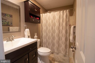 911 Silver Ct, Hamilton Square, NJ 08690 - photo 3