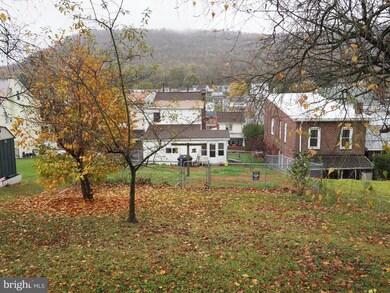 237 W Spruce St, Tamaqua, PA 18252 - photo 4