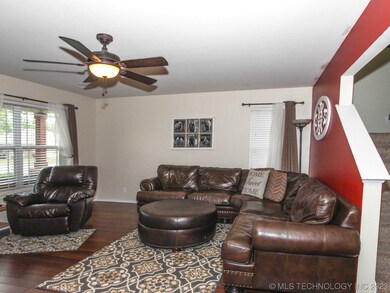 9247 S 256th East Ave, Broken Arrow, OK 74014 - photo 5