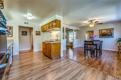 Look at the openness of this floor plan....light, 