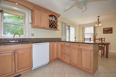 28 Pinecrest Village unit 28, Hopkinton, MA 01748 - photo 4