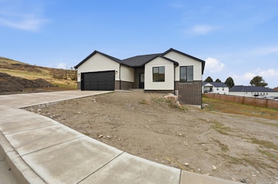 258 E 250, Richmond, UT 84333 - photo 4
