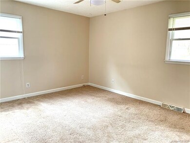 115 Victoria Dr, Statesville, NC 28625 - photo 7