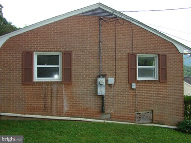 296 Locust Dr, Strasburg, VA 22657 - photo 5