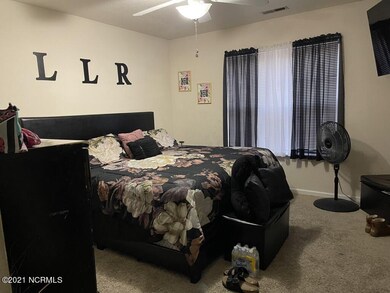 1112 Masters Ln unit B, Greenville, NC 27834 - photo 6