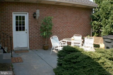 8141 Claiborne Dr, Frederick, MD 21702 - photo 5