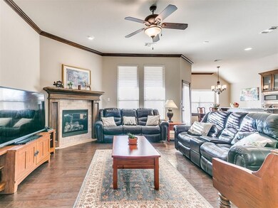 Living room with plenty of natural light, ceiling 