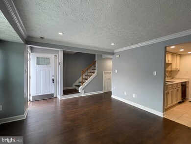 22380 Stablehouse Dr, Sterling, VA 20164 - photo 5