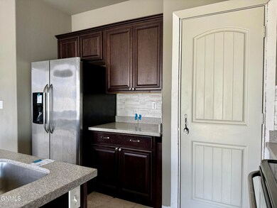 13694 Kristina St, Williston, ND 58801 - photo 5