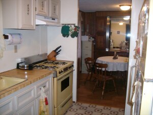 17058 CR X61 Kitchen Dining