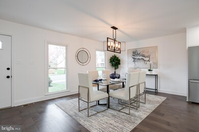 10812 Rippon Lodge Dr, Fairfax, VA 22032 - photo 5