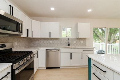 807 E 12th St N, Newton, IA 50208 - photo 7