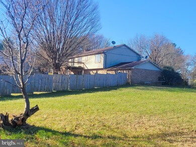 10201 Pine Meadows Ln, Upper Marlboro, MD 20772 - photo 4