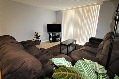 2630 Coconut Bay Ln unit 2-I, Sarasota, FL 34237 - photo 6