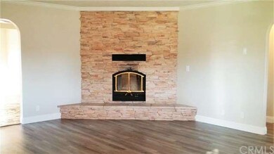 Living Room w/Wood Burning Fireplace & Blower