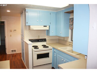 583 Hayden Bridge Way, Springfield, OR 97477 - photo 6