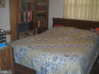 9214 Lanham Severn Rd, Lanham, MD 20706 - photo 7