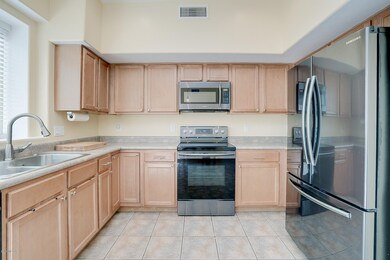 N Cardell Cir -19