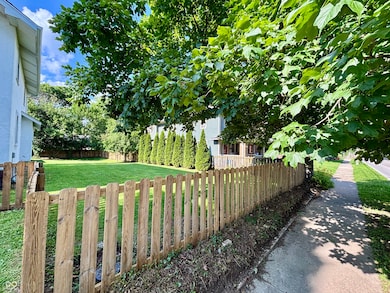 422 E 49th St, Indianapolis, IN 46205 - photo 2