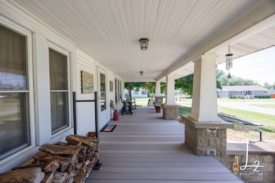 343 S Pine, Howard, KS 67349 - photo 6