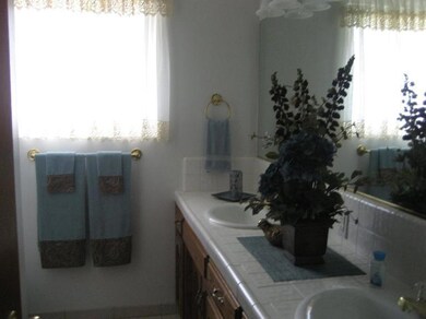 735 N Jaye St, Porterville, CA 93257 - photo 7