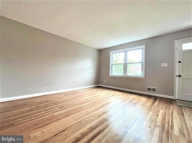 1232 Brewster St, Halethorpe, MD 21227 - photo 5