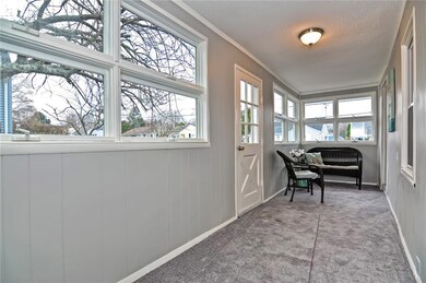83 Silver Spring Ave, Riverside, RI 02915 - photo 2
